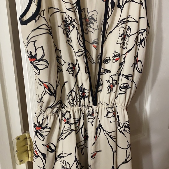 Beautiful Tea n Rose dress - Picture 3 of 5